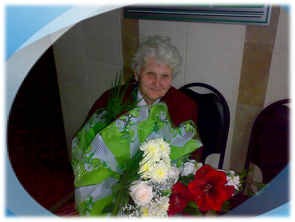 бабушка с цветами